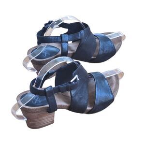 Sofft Melina Sandals Black Leather Stacked Block Heel Buckle Ankle Strap size 8